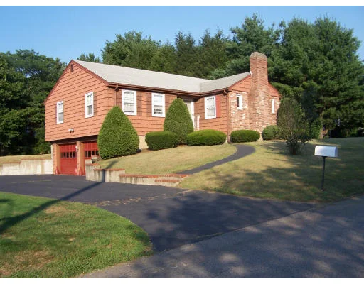 Photo of 4 Hickory Ln
