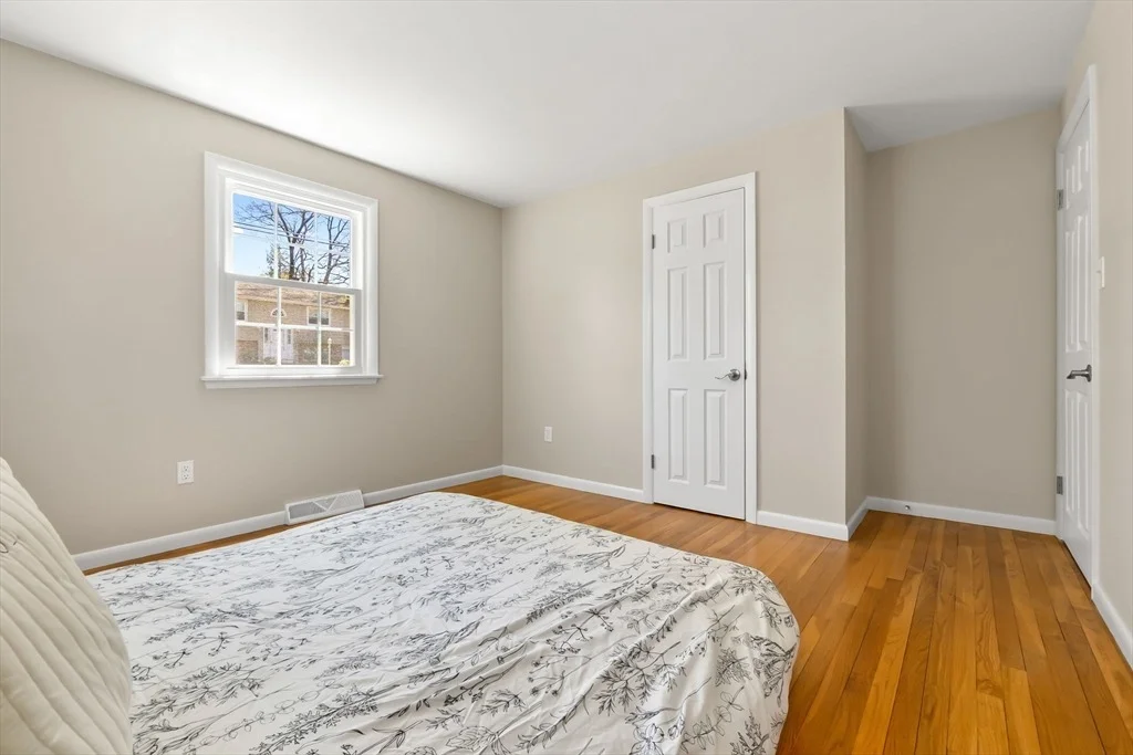 Photo of 6 Ashcroft Cir