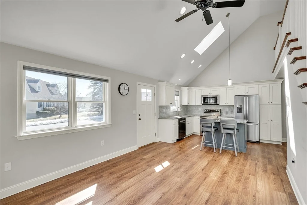 Photo of 10 Gately Dr