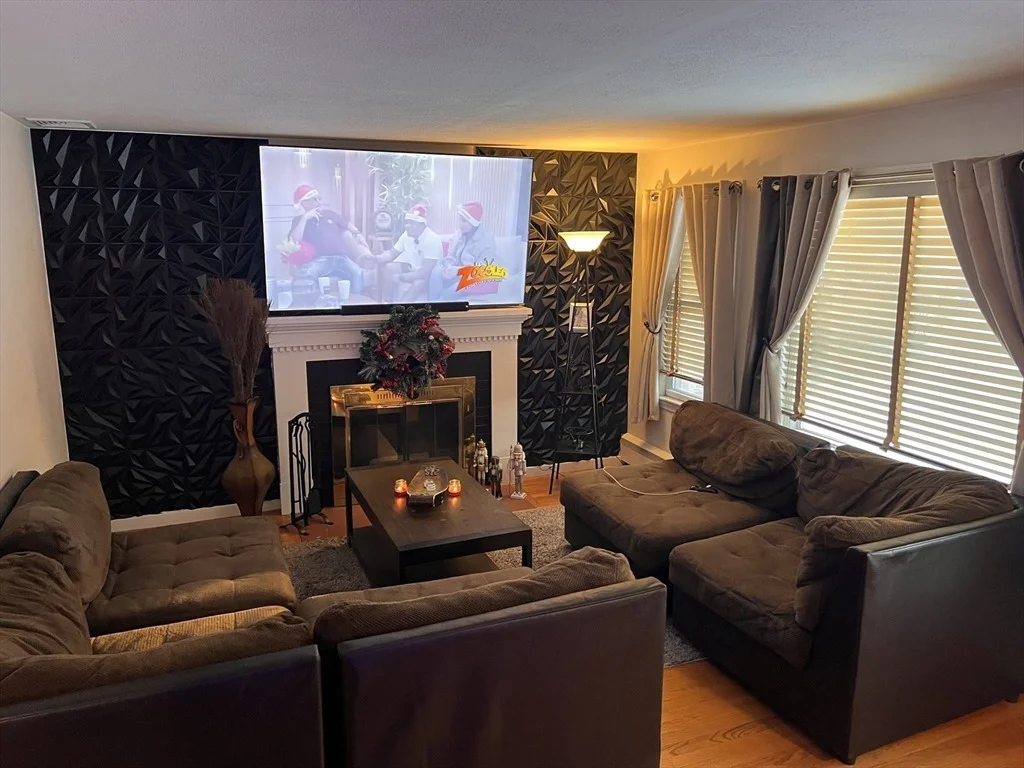 Photo of 281 Roosevelt Ave