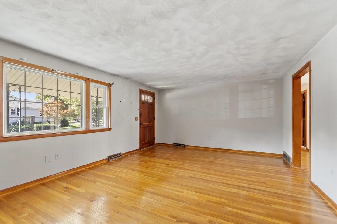 Photo of 6 Fuller Dr