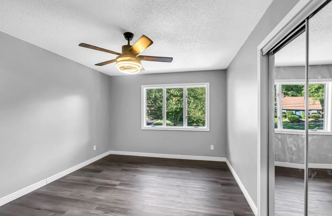 Photo of 10 Robert Dr