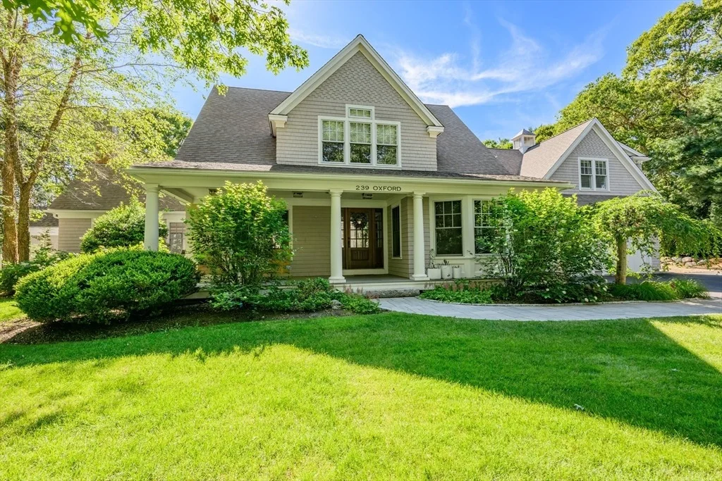 Photo of 239 Oxford Drive