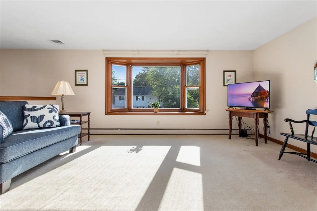 Photo of 9 Hemlock Rd