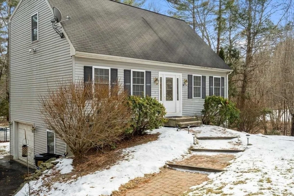 Photo of 38 Intervale Rd
