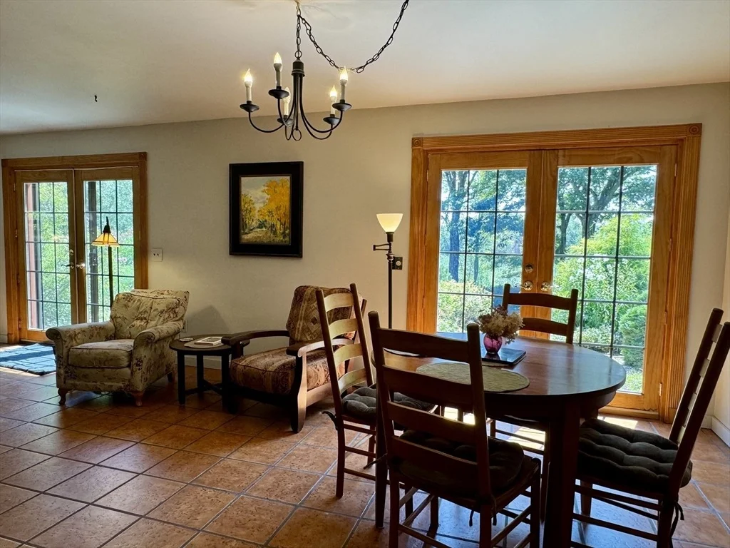 Photo of 1450 West Road