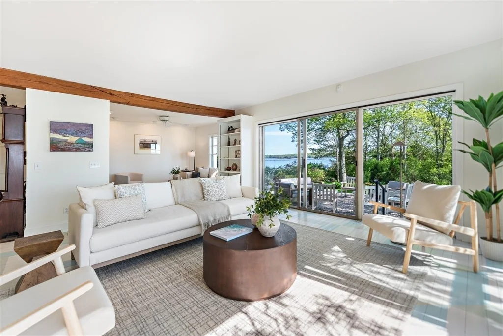 Photo of 246 River Road