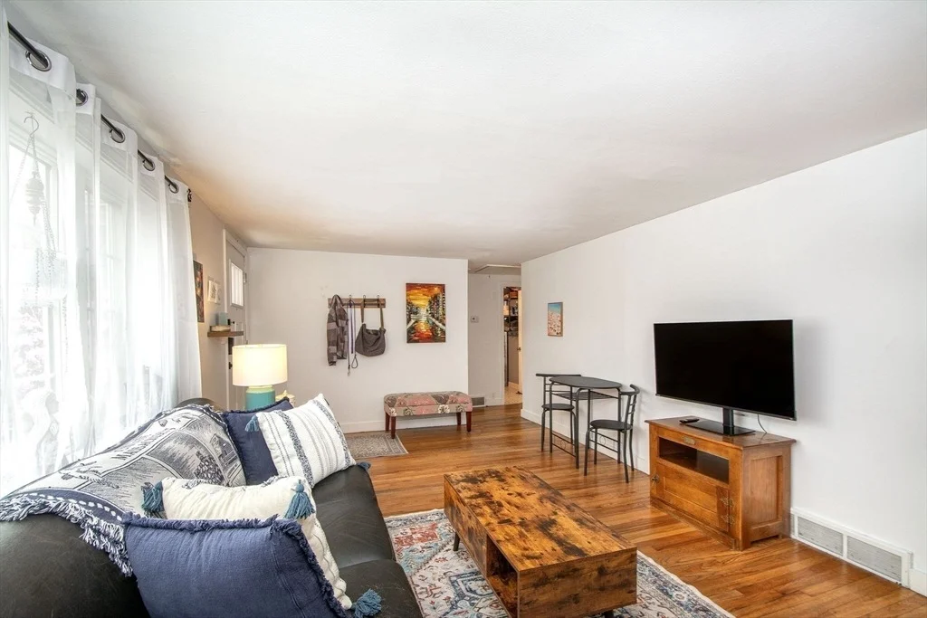 Photo of 41 Irving Rd