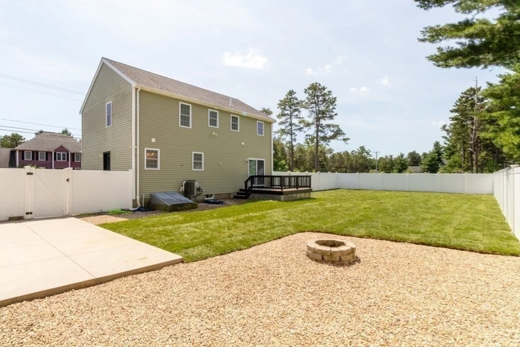 Photo of 264 Charge Pond Rd
