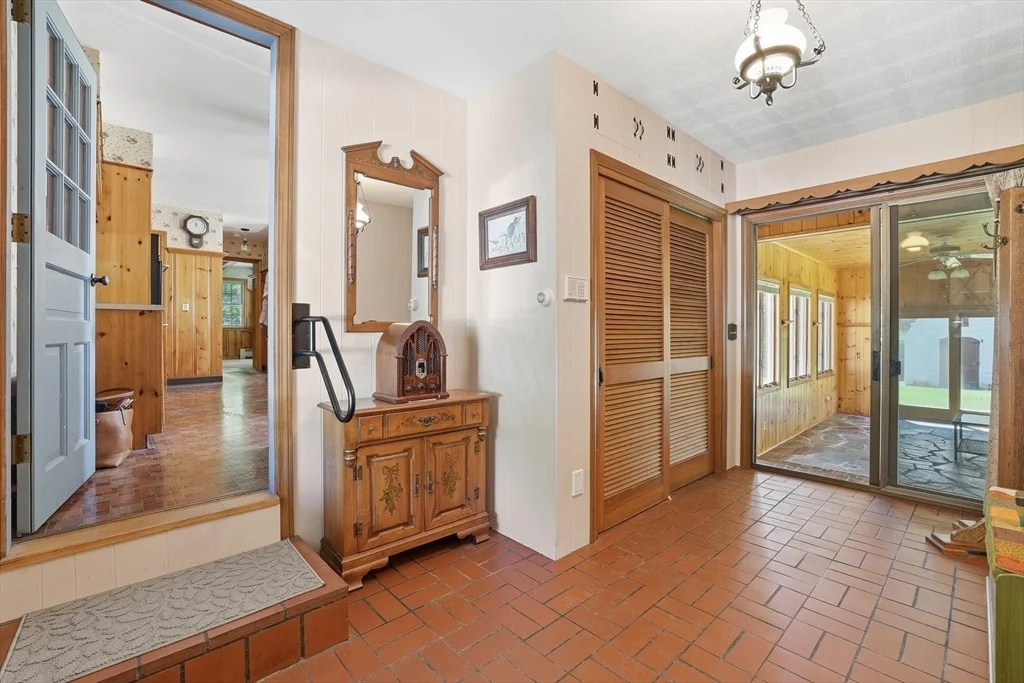 Photo of 104 Jackson Dr