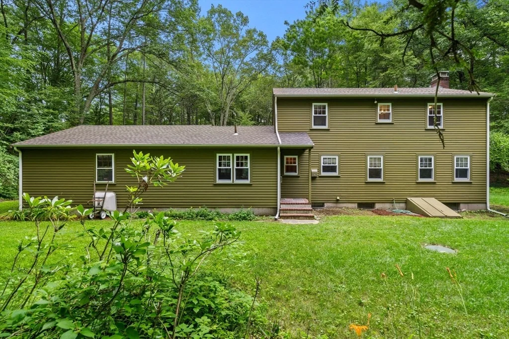 Photo of 83 Hemlock Park Dr