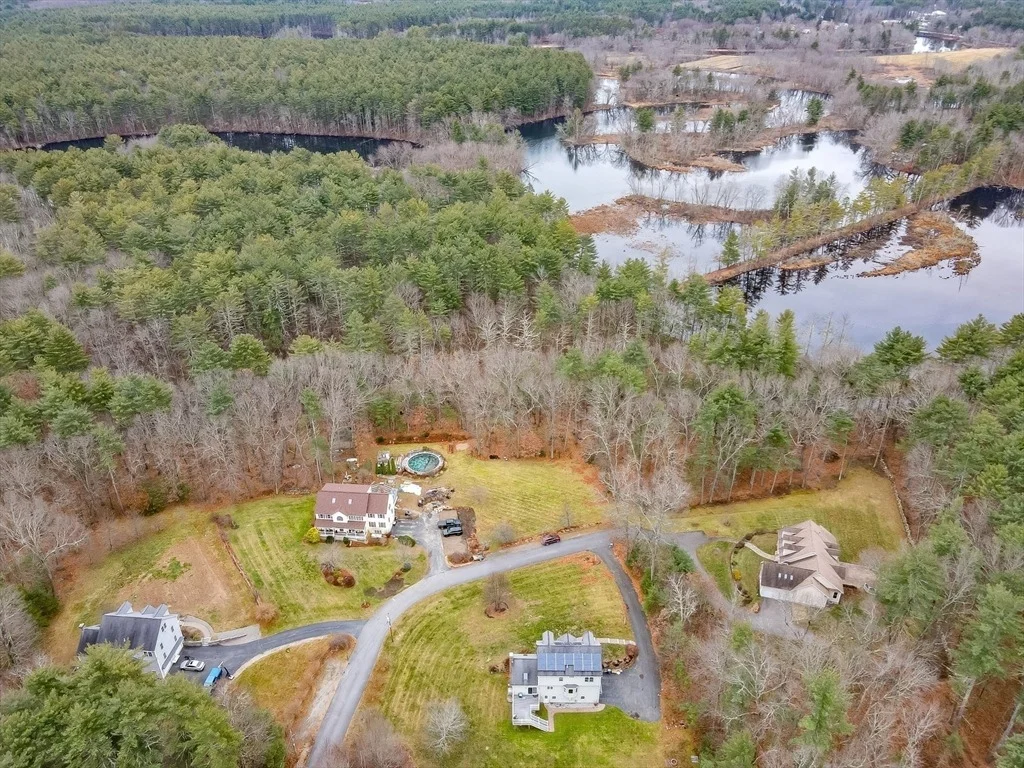 Photo of 142 River Rd