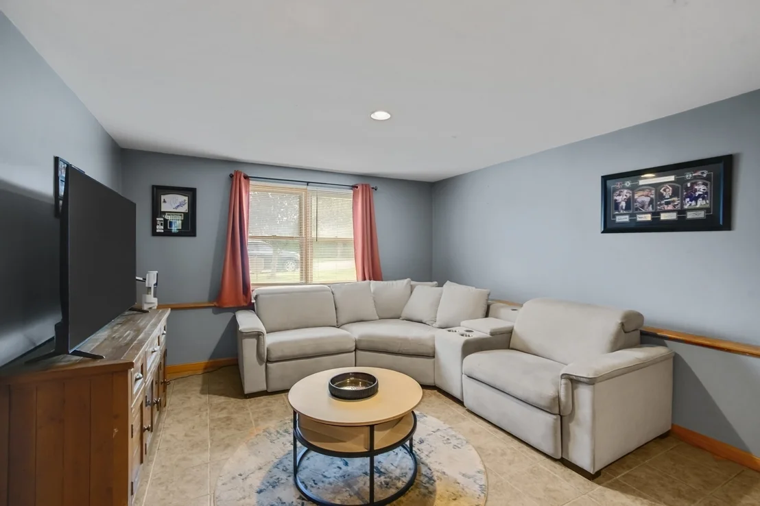 Photo of 52 Family Dr