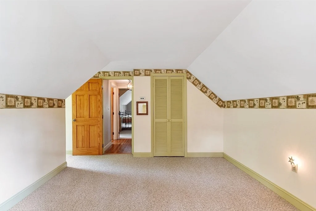 Photo of 8 Mitchell Ln