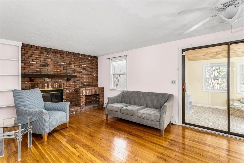 Photo of 955 Summer Street