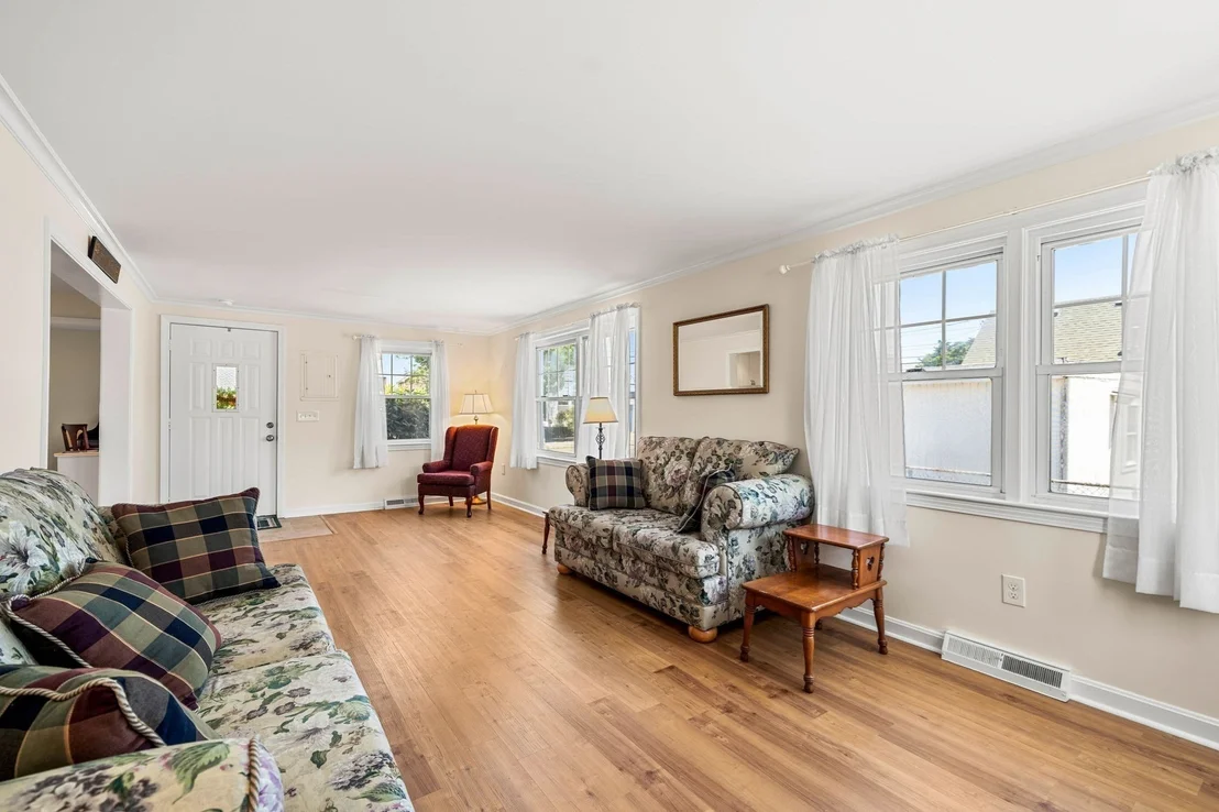 Photo of 1 Lewis Ave