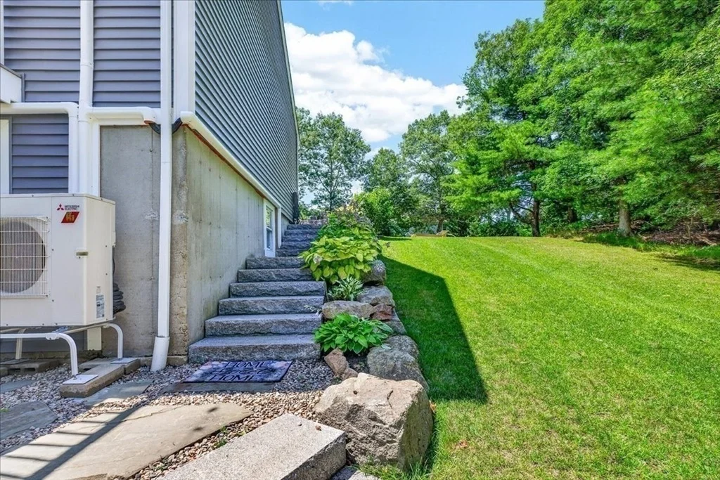 Photo of 17 Hilltop Dr