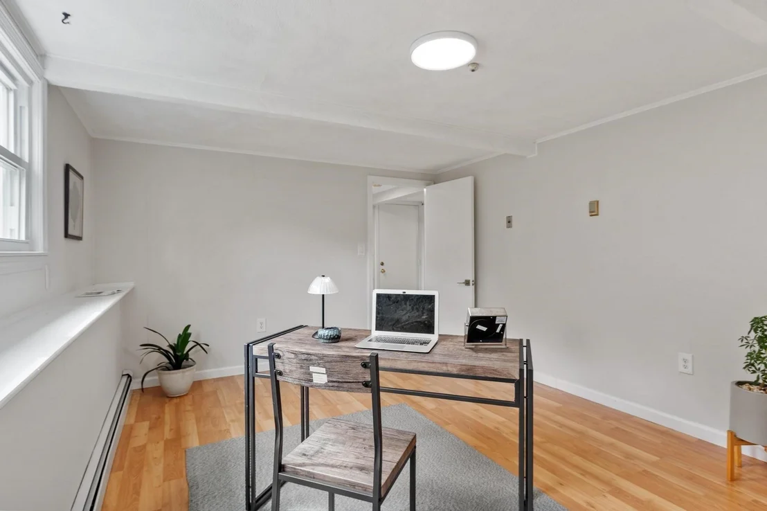 Photo of 18 Cowdrey Ln
