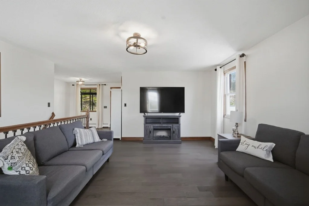 Photo of 563 Pochassic Rd.