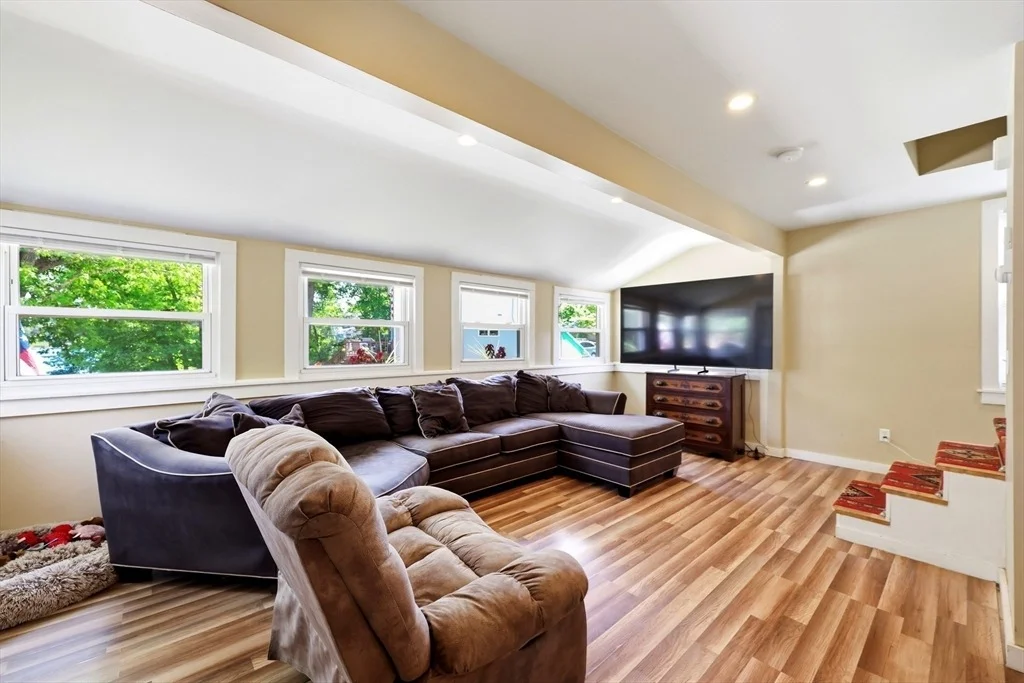 Photo of 85 Otter Point Rd