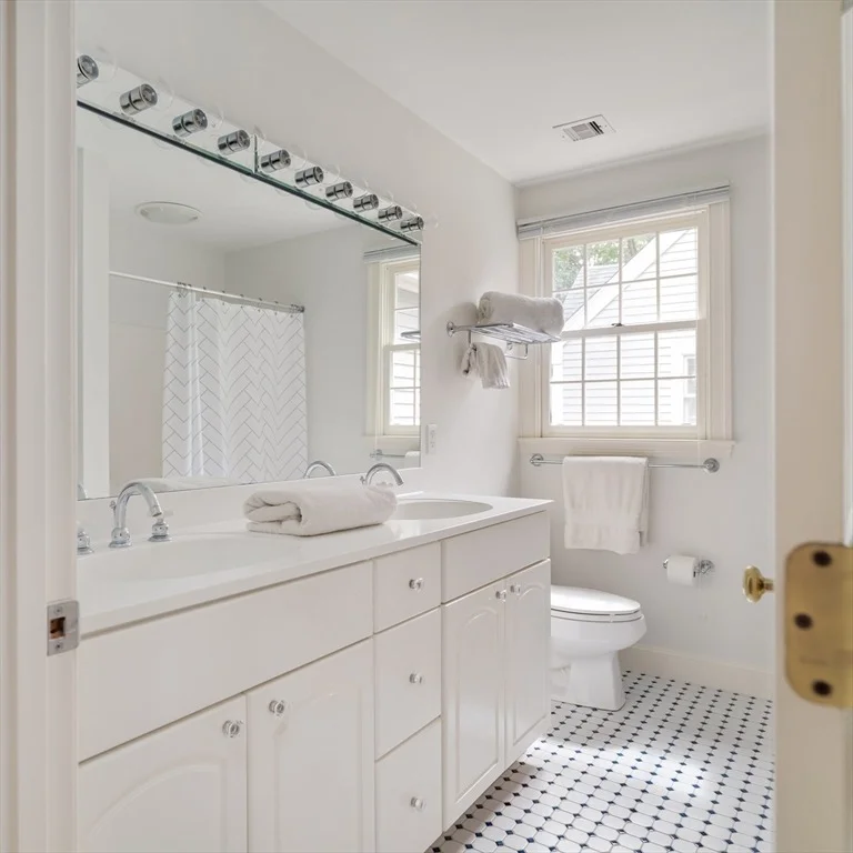 Photo of 38 Fuller Brook Rd