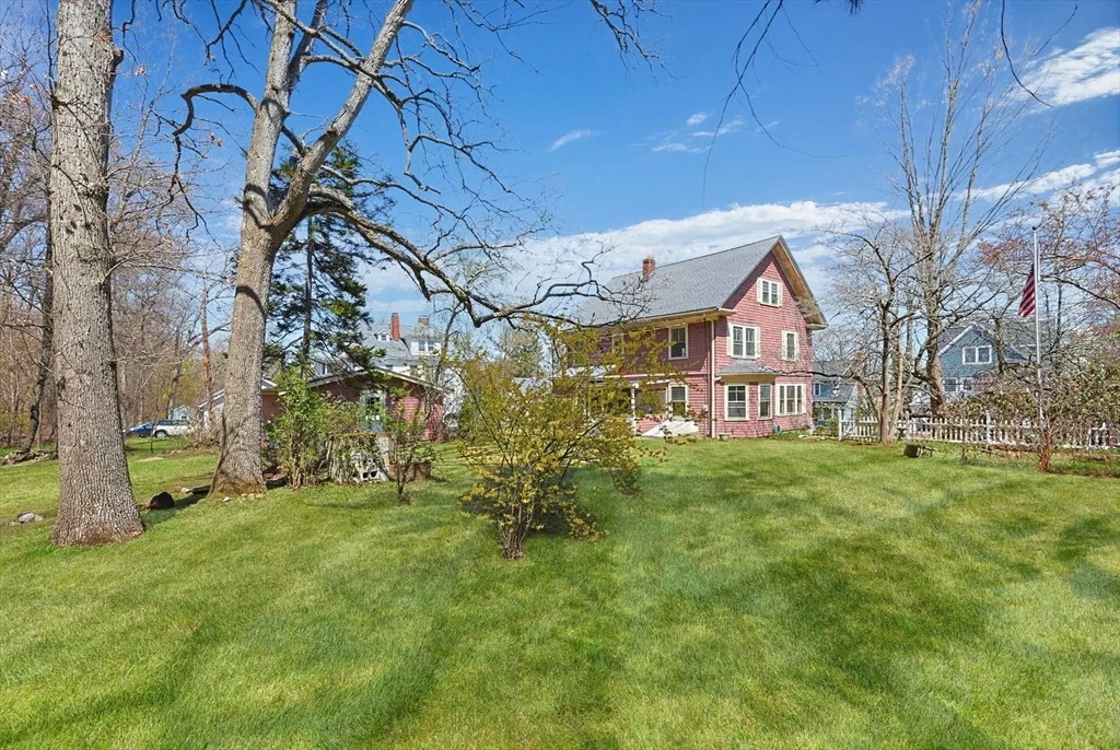 Photo of 92 Dennison Ave