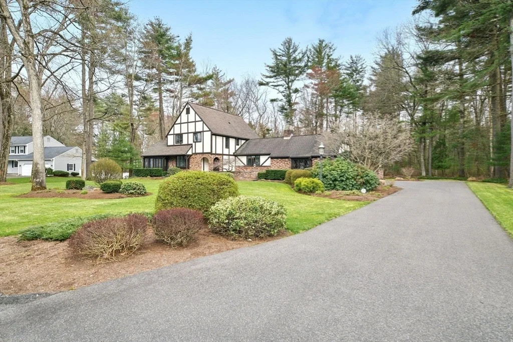 Photo of 69 Lenox Circle