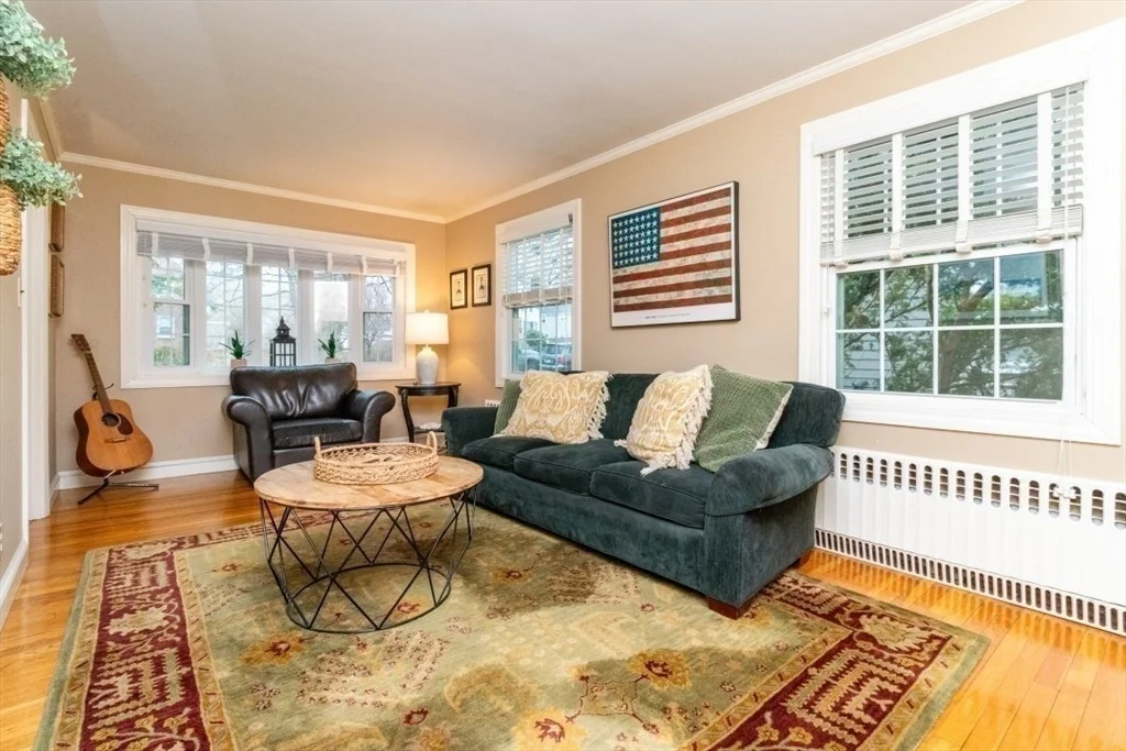 Photo of 484 Brook Rd
