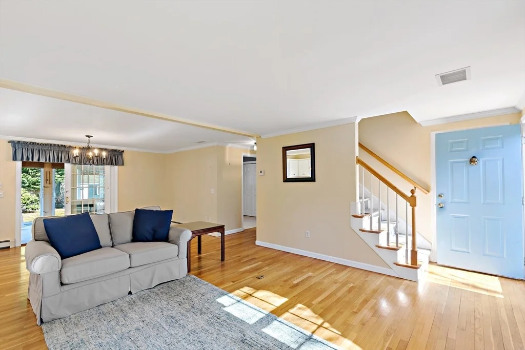 Photo of 120 Stonehenge Dr