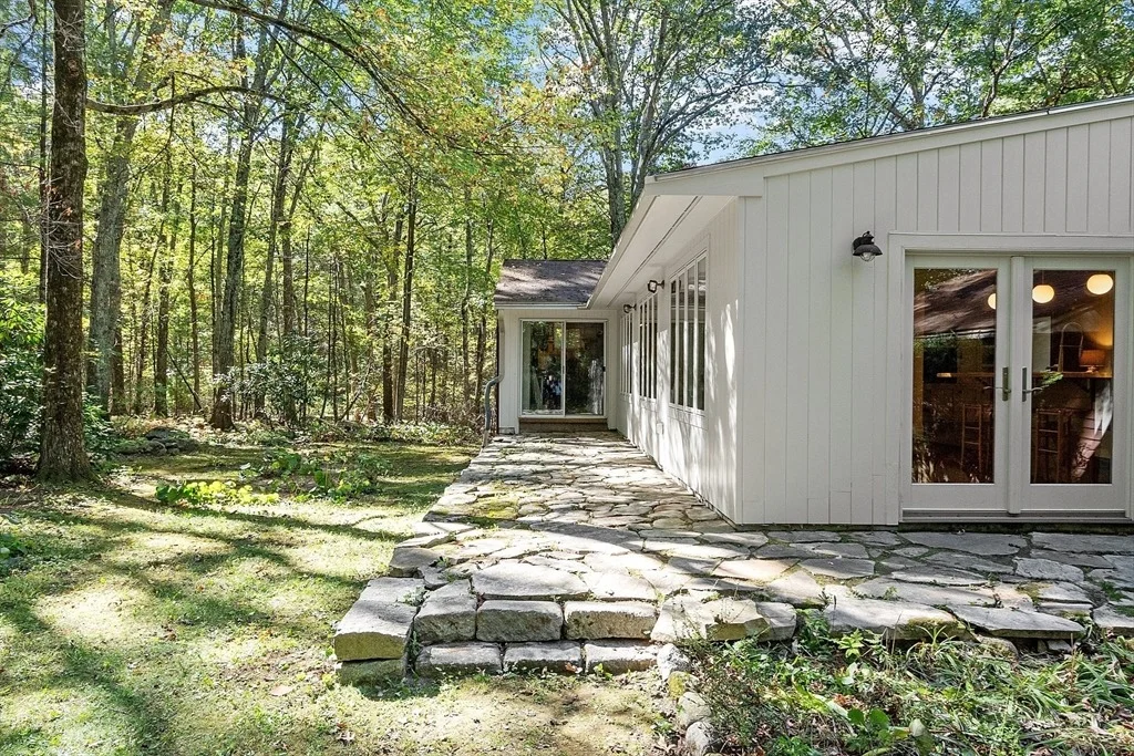 Photo of 11 Horseshoe Dr