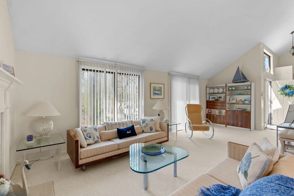 Photo of 213 Fells Pond Rd