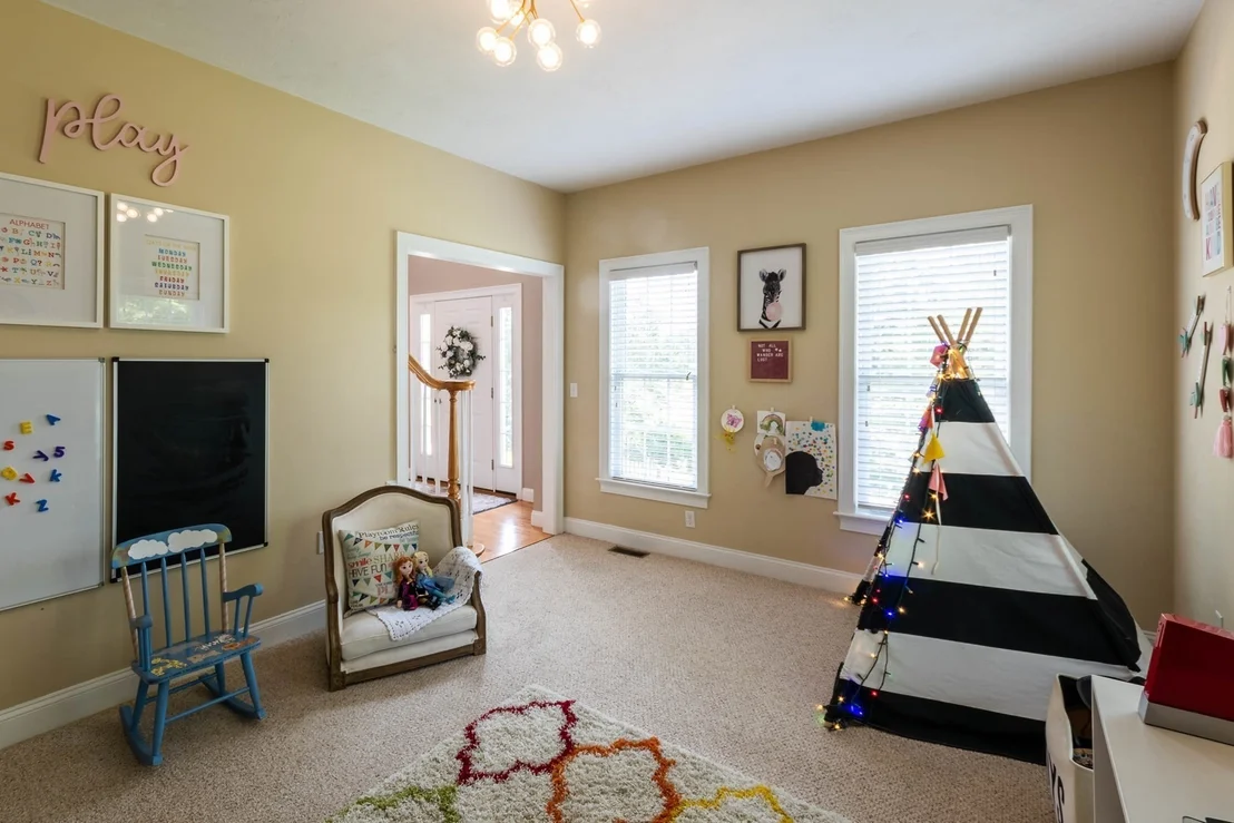 Photo of 493 Taylor Rd