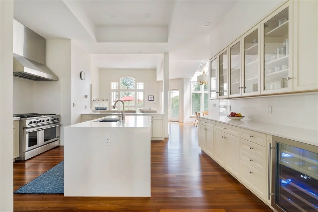 Photo of 100 Westcliff Rd