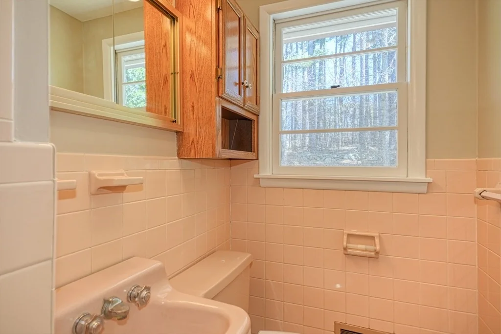 Photo of 49 Lanewood Ave