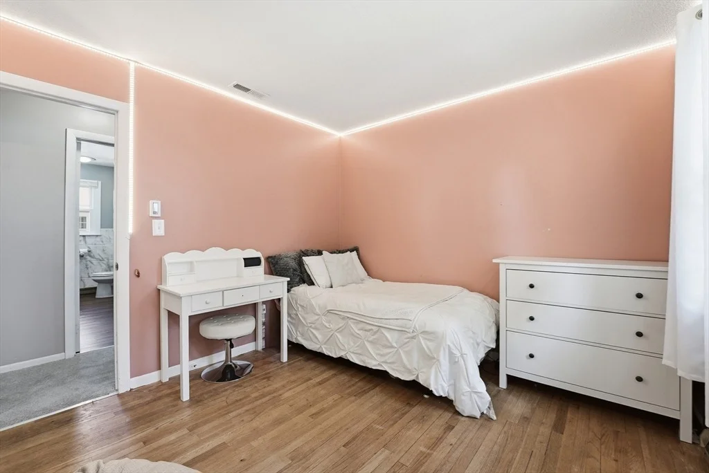 Photo of 35 Beaumont Ave