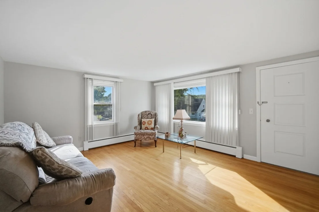 Photo of 6 Sasur St