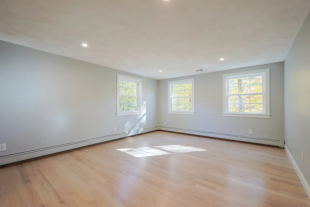 Photo of 4 Deerfield Road