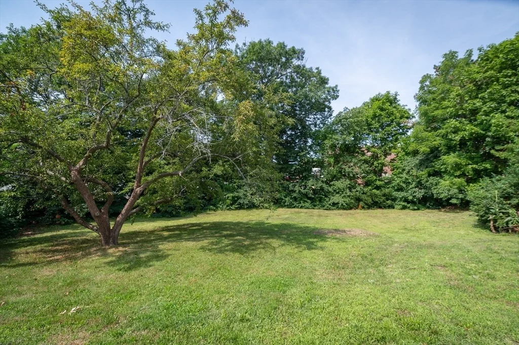 Photo of 32 Blynman Avenue