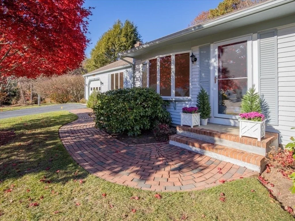 Photo of 205 James Otis Rd