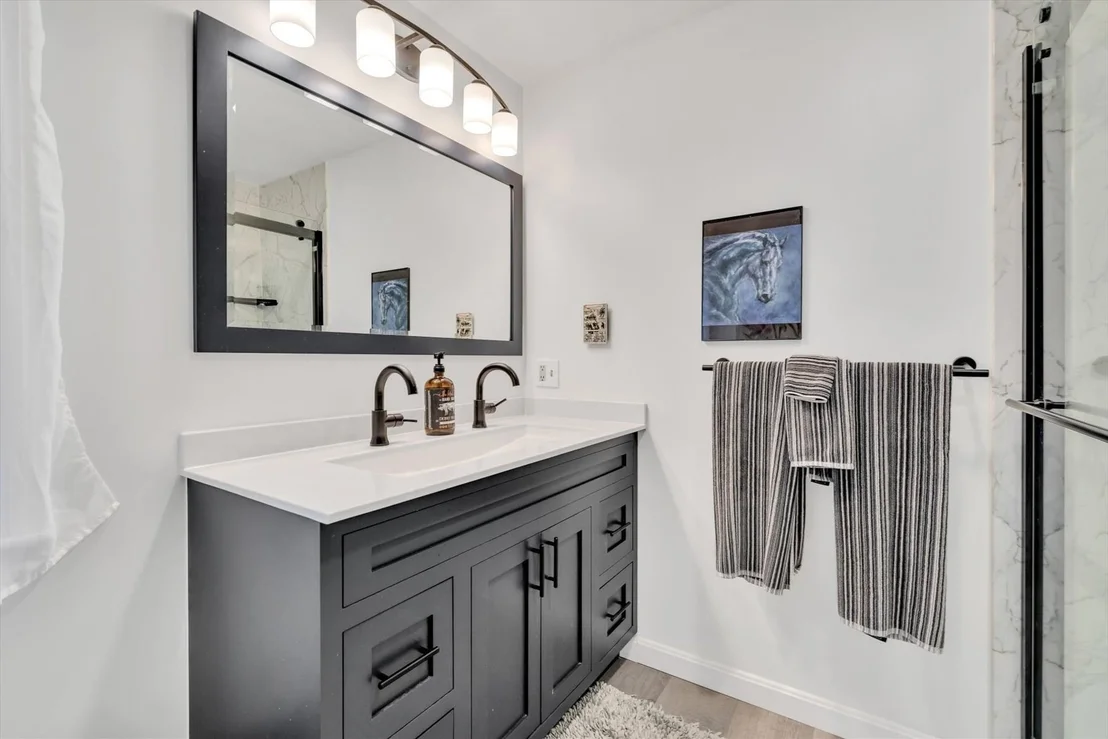 Photo of 8 Golf Link Cir