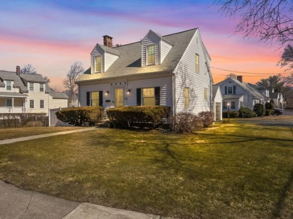 Photo of 1230 Main St
