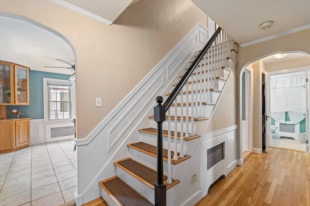Photo of 30 Saint Elmo Rd