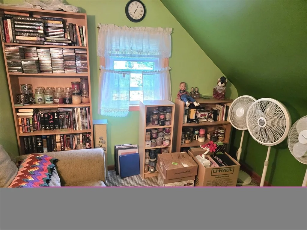 Photo of 92 Leah Dr