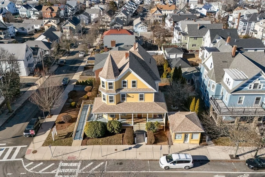 Photo of 826 Broadway