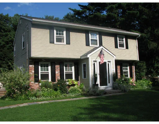 Photo of 52 Whitcomb Dr