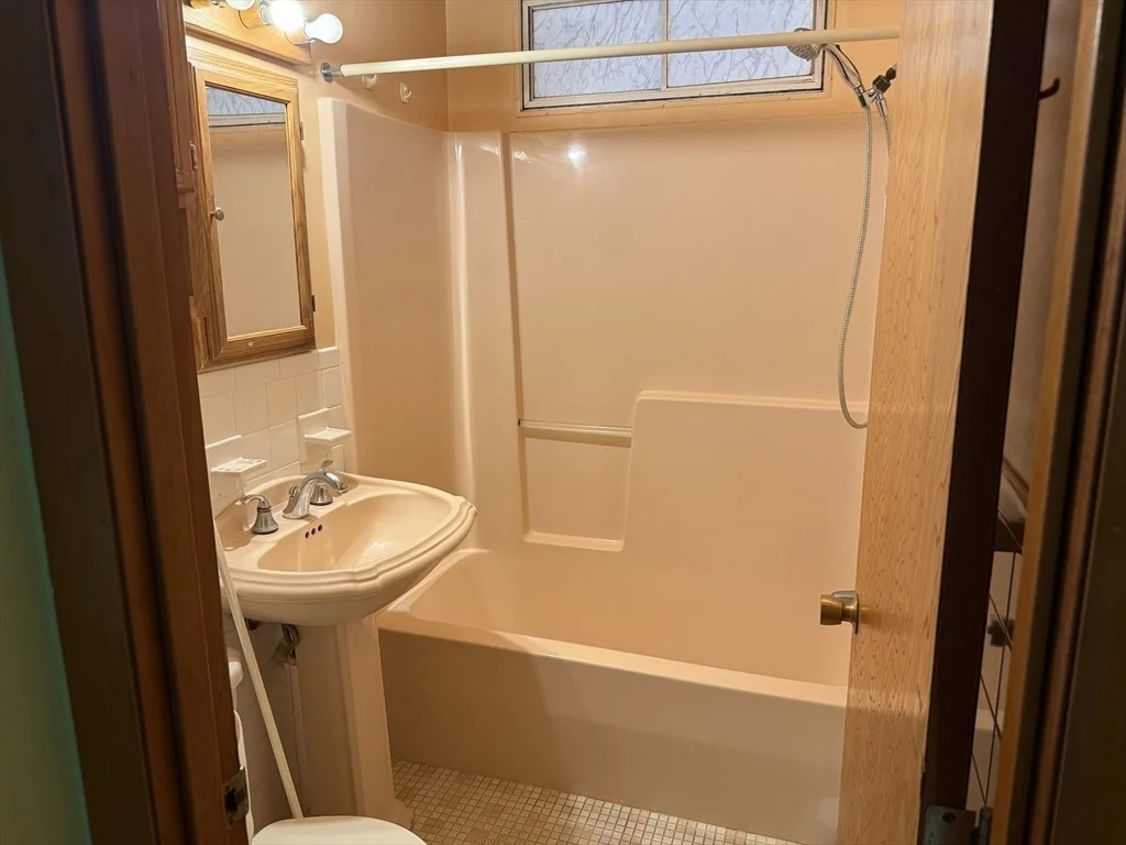Photo of 8 Sycamore Cir
