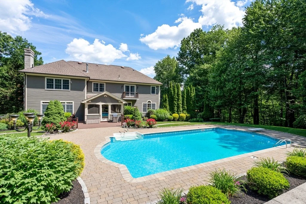 Photo of 253 Cranbrook Dr
