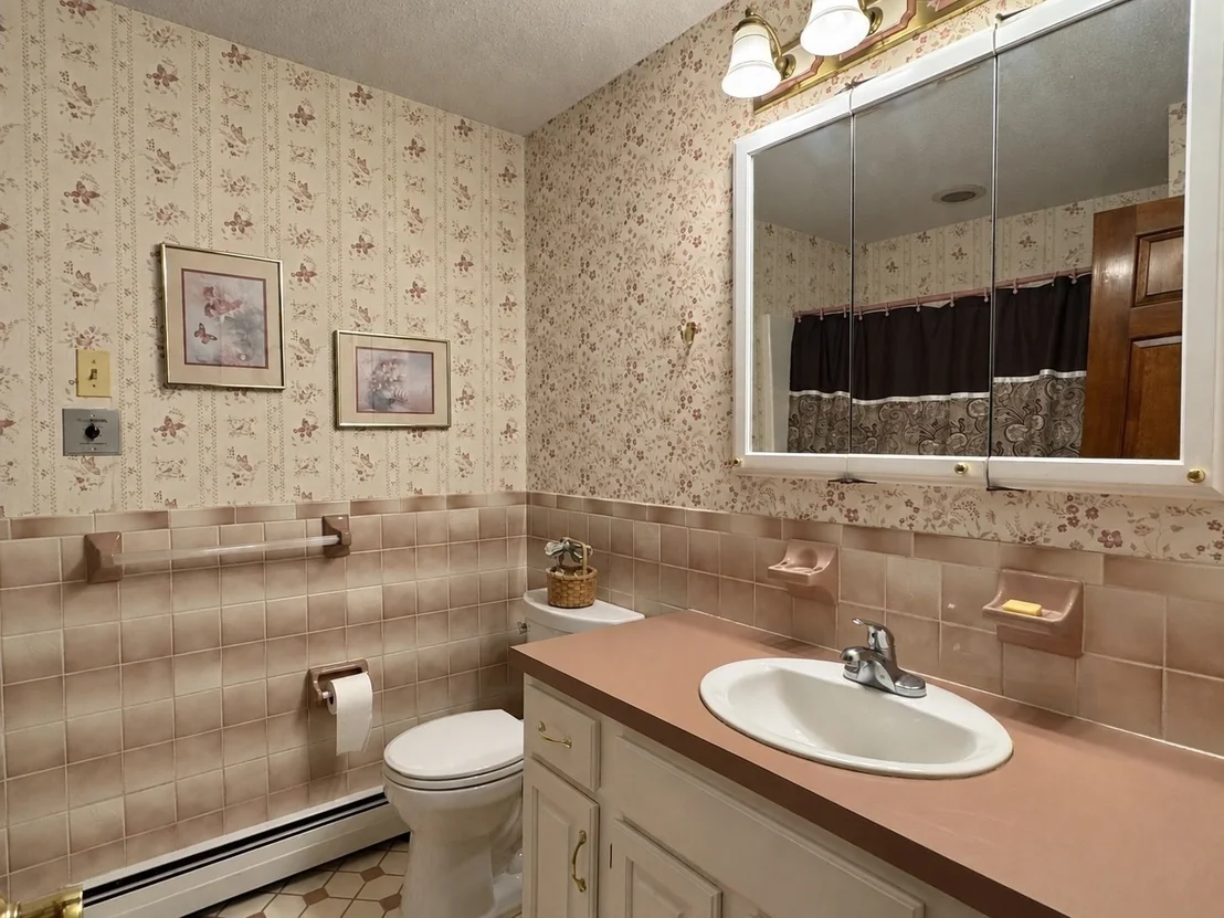 Photo of 228 Number Nine Road