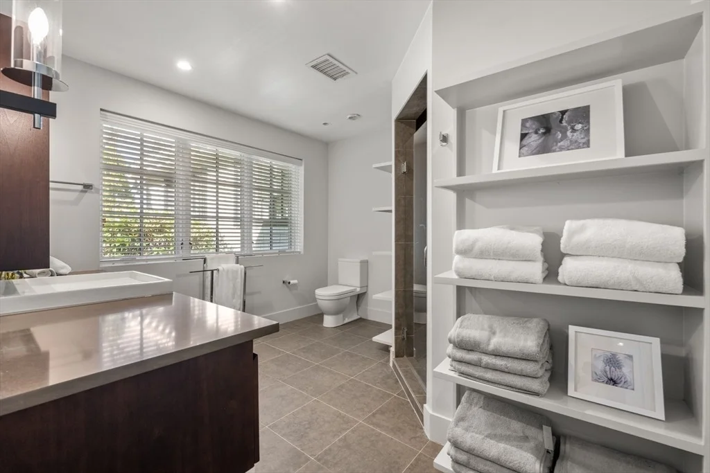 Photo of 44 Meadowbrook Road