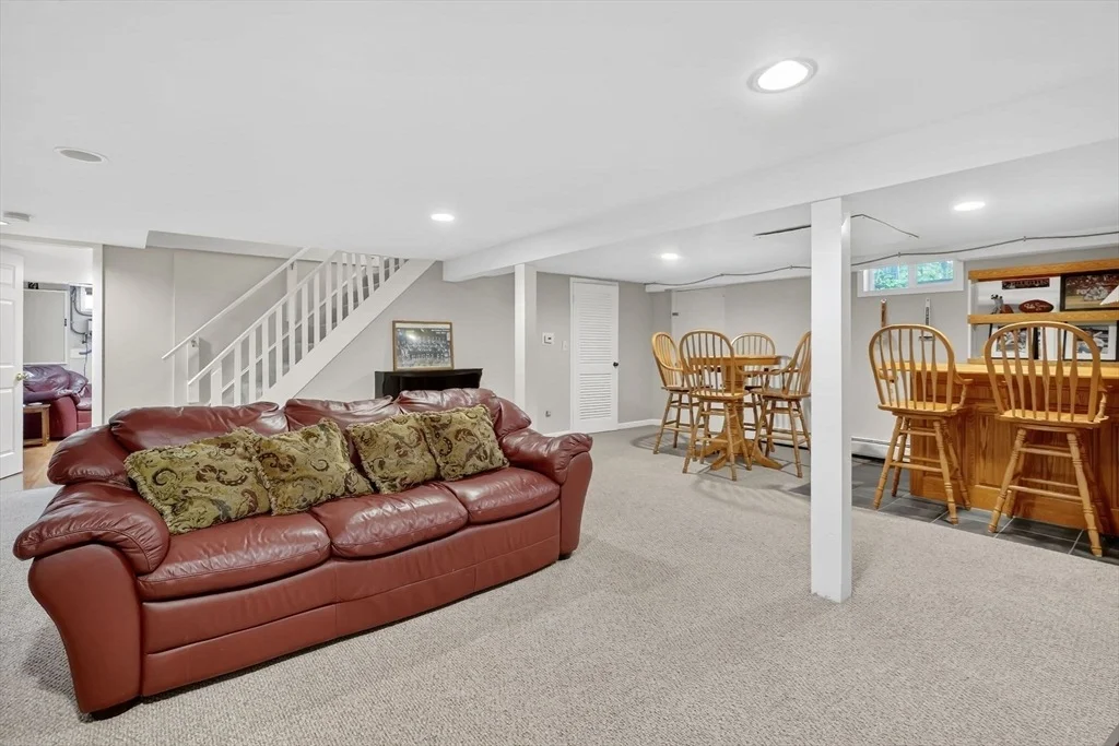 Photo of 9 Longview Dr